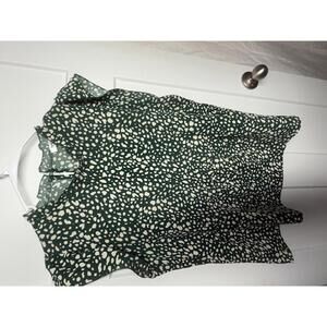 Forest green and cream camisole size XL ruffled sleeve sleeveless flowy